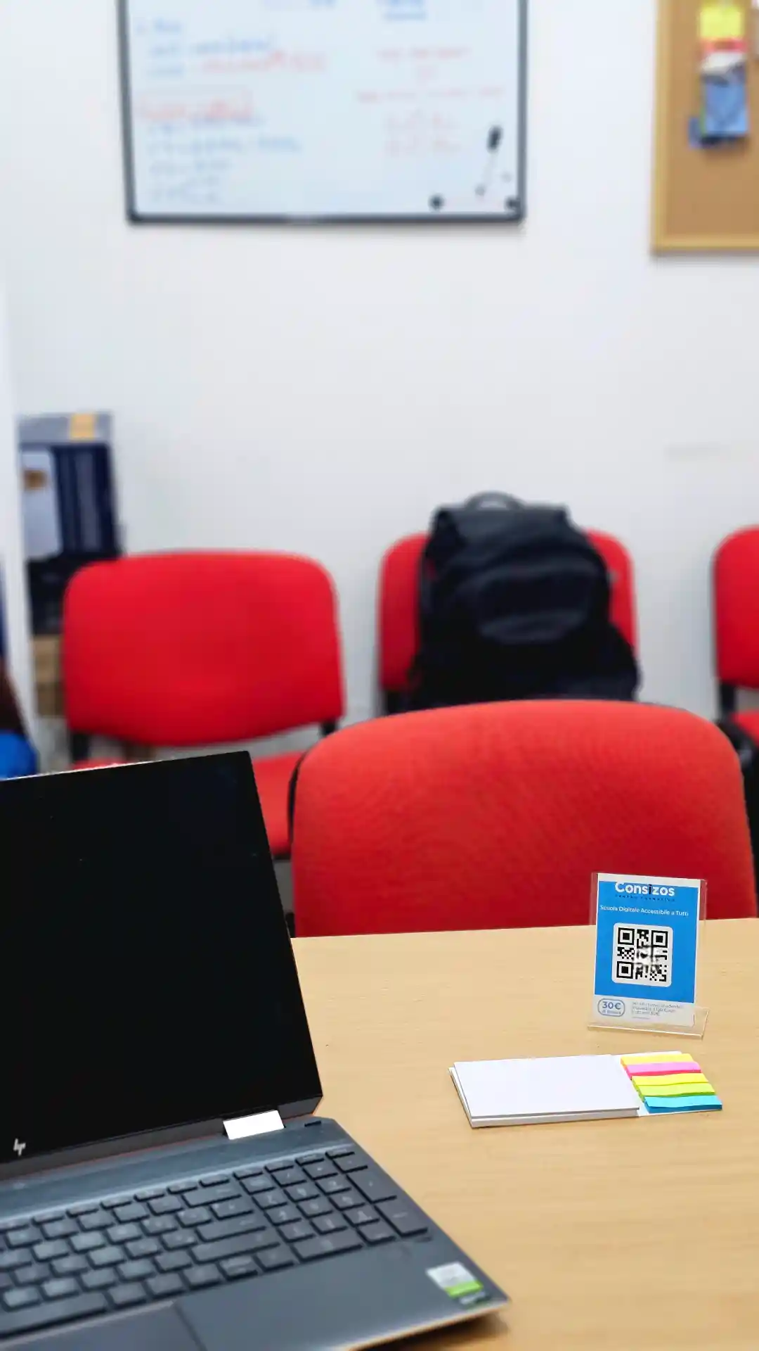 Chi siamo 3 segreteria amministrativa centro formativo Consizos CFC interno del locale sala d'attesa